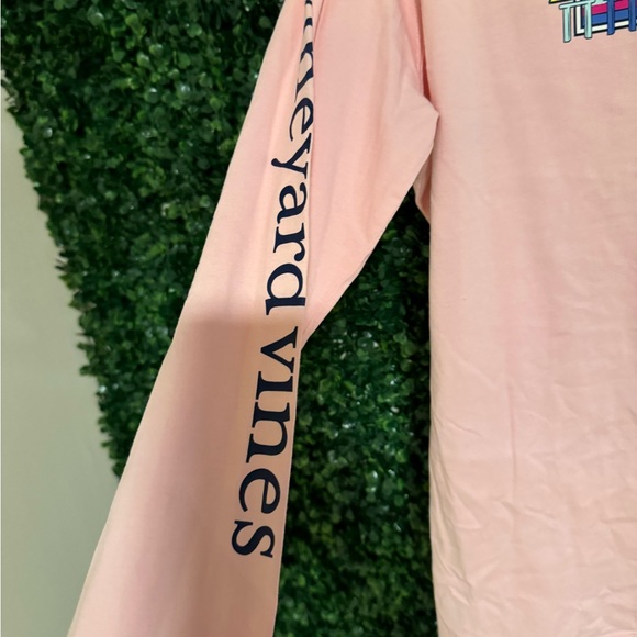 WOMENS NEW 💗 SMALL VINEYARD VJNES PINK TIKI MARTHA’s VINEYARD SHIRT TEE SURF - Picture 3 of 6